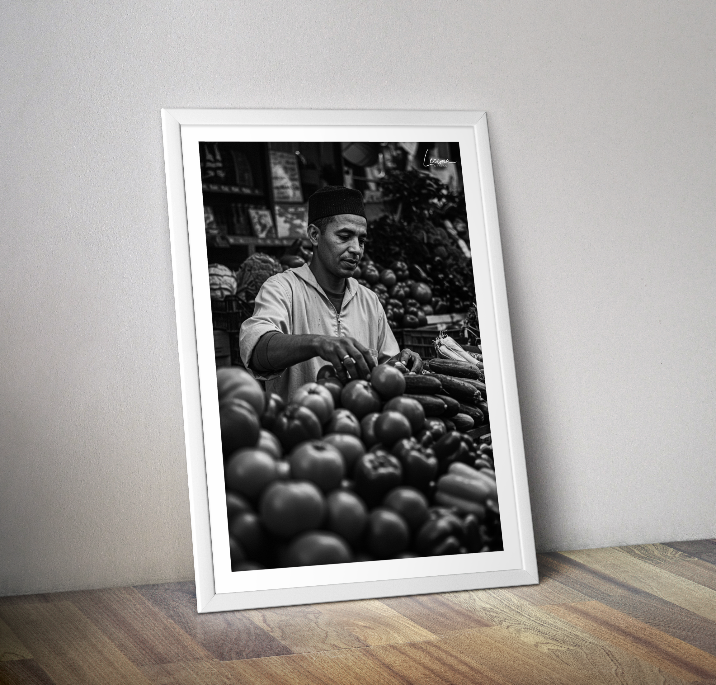 Affiche vendeur de pommes Maroc - Poster orientaliste noir et blanc